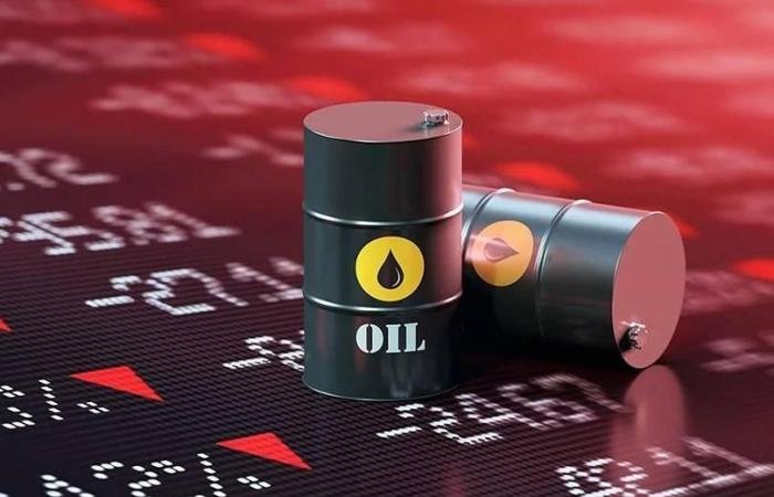 النفط يصعد بمخاوف الإمداد .. وبرنت بـ 71.74 دولار