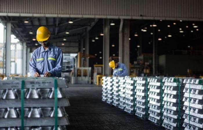 «الإمارات للألمنيوم» تحصل على تمويل بـ5 مليارات دولار