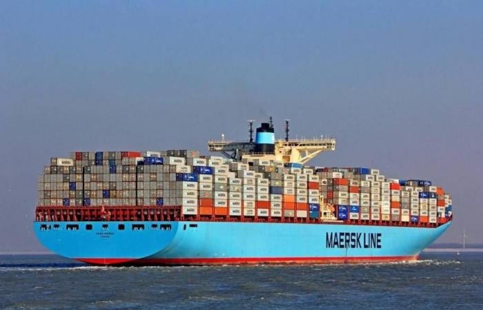 «ميرسك» تغير مسار سفن بسبب«قيود غير متوقعة» في البحر الأحمر