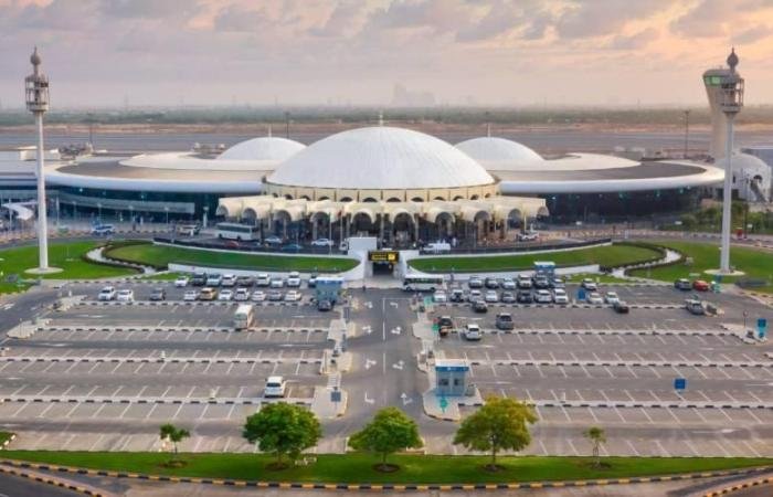 مطار الشارقة يدعو المسافرين لمتابعة تحديثات رحلاتهم الجوية