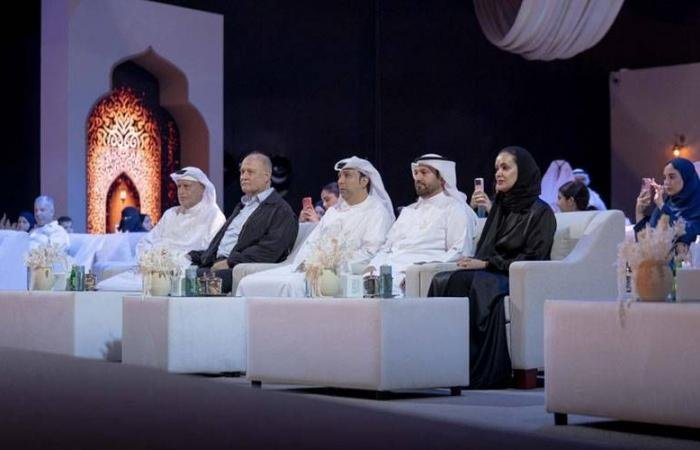 الامارات الان | نادي الشارقة للصحافة يختتم مجلسه الرمضاني بمحور السفر والتجربة الإنسانية | عيون الجزيرة الامارات