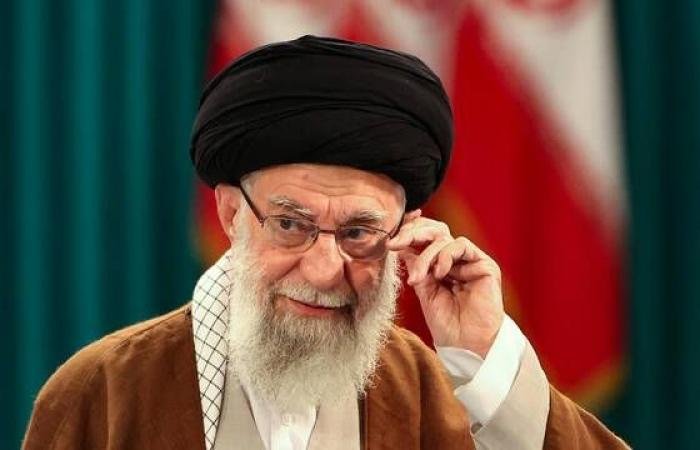 القناة الـ12 العبرية تعلن مقتل مرشد إيران الأعلى علي خامنئى