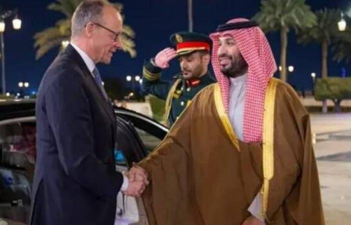 ولي العهد والمستشار الألماني يبحثان هاتفيًا الاعتداءات الإيرانية السافرة