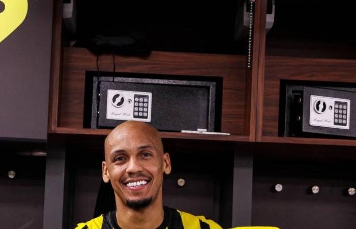 فابينيو ينضم ﻷساطير العميد