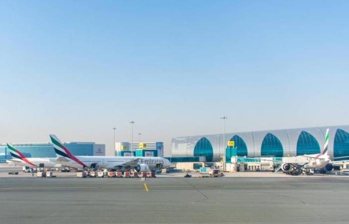 مطارات دبي تعلن استئنافاً محدوداً للرحلات الجوية