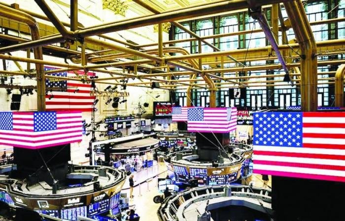 تسارع عالمي لإنجاز طروحات الأسهم رغم التوترات بالمنطقة