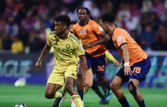 كومان يزاحم نصراويين على الأفضلية