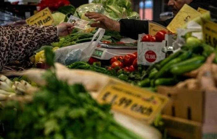 التضخم السويسري يقترب من الصفر ويضع البنك المركزي في مأزق