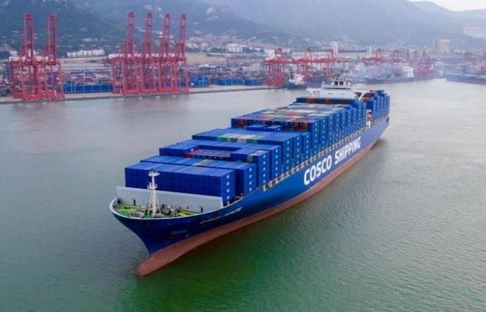 «كوسكو للشحن» تعلق الحجوزات لمسارات الشرق الأوسط بسبب حرب إيران