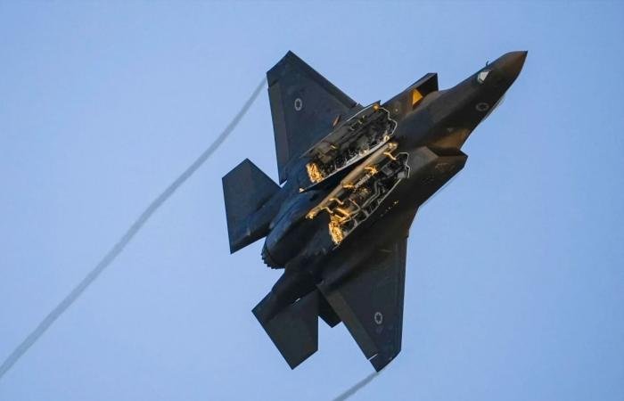 50 مقاتلة إسرائيلية تقصف ملجأ عسكرياً خاصاً بخامنئي وسط طهران | عيون الجزيرة