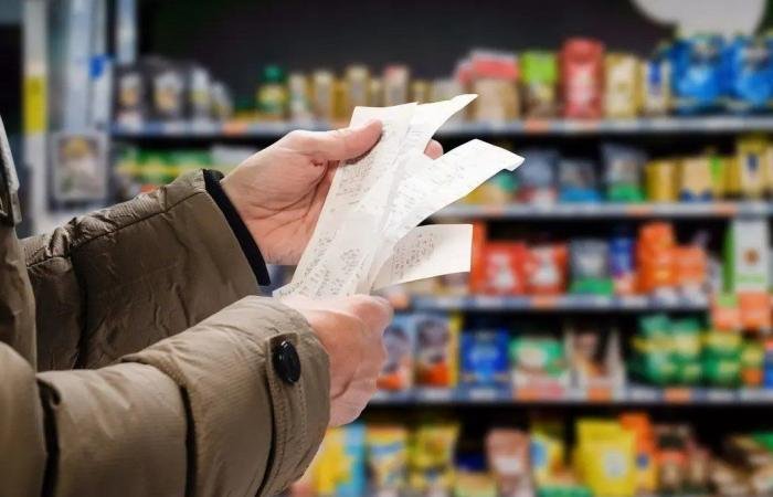 أخبار قطر | غرامة تصل لمليون ريال.. وزارة التجارة تحذر من تعديل أسعار السلع والخدمات دون موافقة مسبقة وتوضح العقوبات | عيون الجزيرة قطر