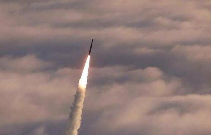 وزارة الدفاع: اعتراض مسيّرتين شرق الرياض والربع الخالي دون إصابات