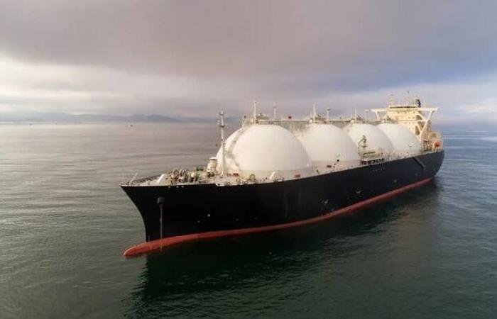 "قطر للطاقة" تعرض 10 ناقلات غاز للإيجار مع توقف عملياتها