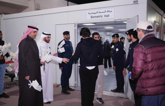 أخبار الكويت | «الخطوط الكويتية»: وصول رحلة لندن المخصصة لنقل المواطنين الراغبين بالعودة إلى الكويت عبر الدمام براً | عيون الجزيرة الكويت