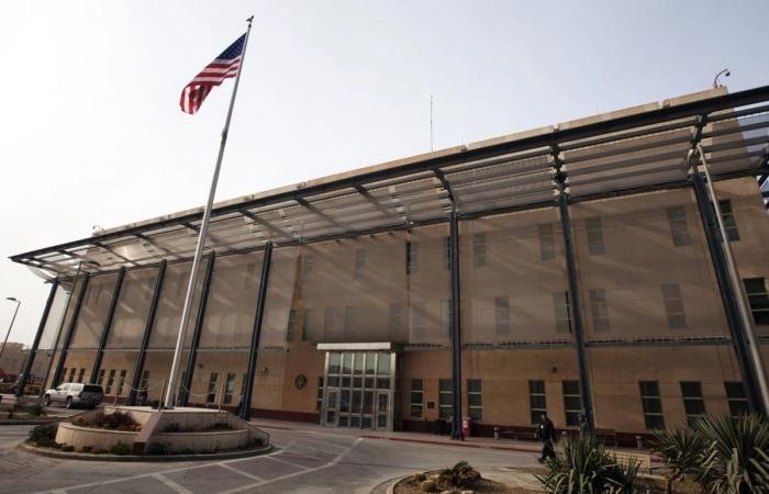 السفارة الأميركية في العراق تنصح رعاياها بالمغادرة في أقرب وقت ممكن | عيون الجزيرة