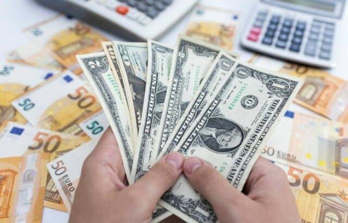 ارتفاع قوي للدولار مقابل العملات الرئيسية مع صعود النفط