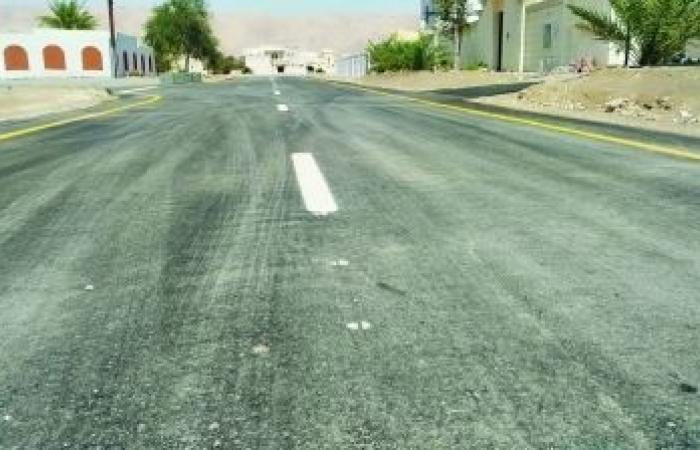 أخبار سلطنة عمان | إنجاز 93٪ في مشروع الطرق الداخلية بولاية ضنك | عيون الجزيرة الاخبارية عمان