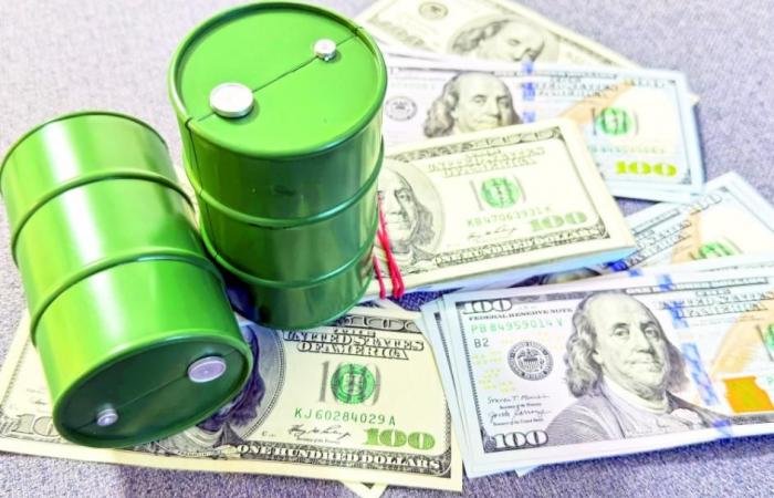 النفط يحلّق قرب 120 دولاراً للبرميل.. وذعر يصيب أسواق الطاقة