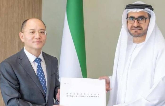الامارات الان | «الخارجية» تتسلّم نسخة من أوراق اعتماد سفير جمهورية الصين الشعبية | عيون الجزيرة الامارات