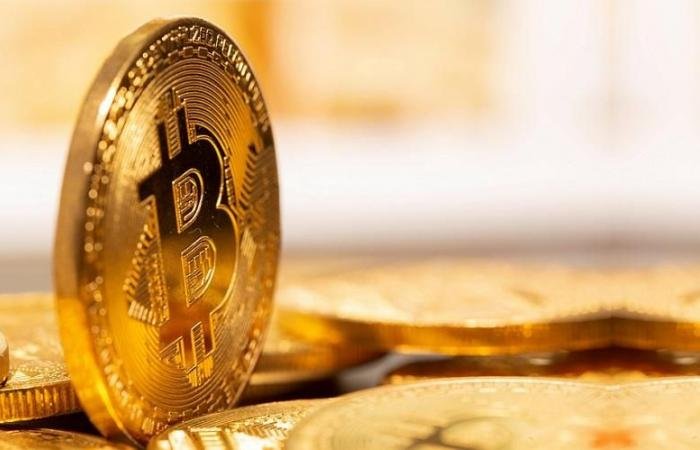 البيتكوين تواصل الانتعاش وتتجاوز 70 ألف دولار مجدداً