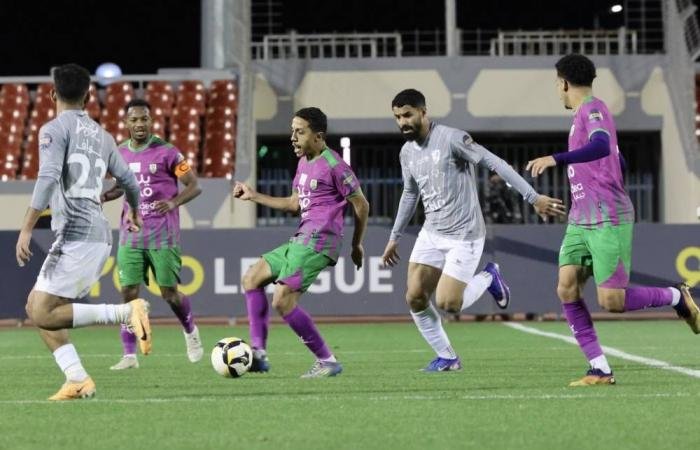 3 دقائق تطرد حارس مرمى