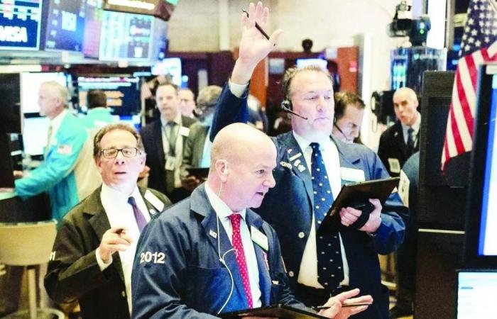 «وول ستريت» تهبط مع ارتفاع أسعار النفط