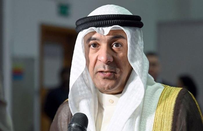 أمين مجلس التعاون يدين الاستهداف الإيراني الغاشم لخزانات وقود في ميناء صلالة العماني | عيون الجزيرة