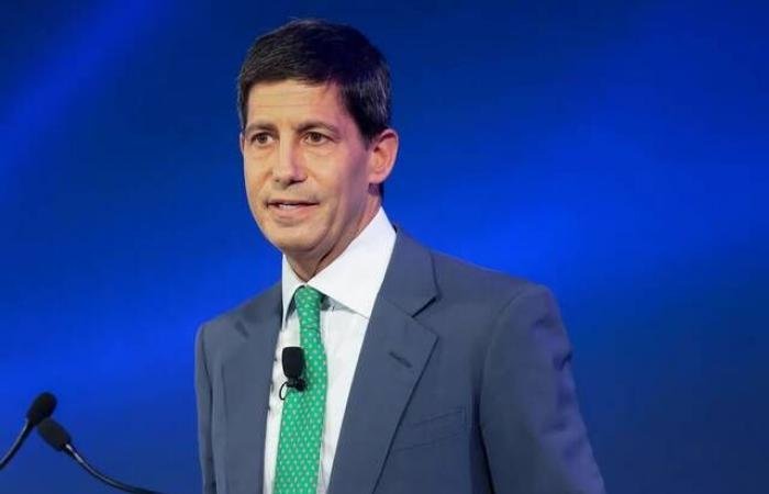 توقعات بتأجيل خفض الفائدة ومخاوف من فقدان استقلالية الفيدرالي