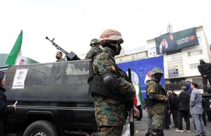 الحرس الثوري الإيراني يعلن استهداف فروع بنوك أمريكية بالمنطقة