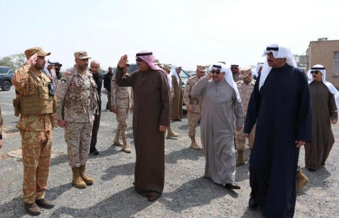 أخبار الكويت | سمو ولي العهد يقوم بزيارة تفقدية لعدد من القواعد والمواقع العسكرية في البلاد | عيون الجزيرة الكويت