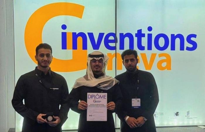 أخبار السعودية | 3 سعوديين يحققون الميدالية الفضية في معرض جنيف الدولي | عيون الجزيرة السعودية الان