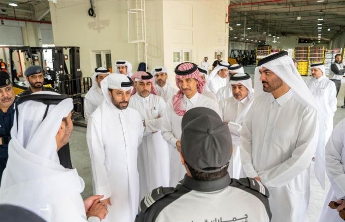 أخبار قطر | وزير البلدية: منفذ "أبو سمرة" ركيزة حيوية لضمان انسيابية دخول السلع إلى دولة قطر في مختلف الظروف | عيون الجزيرة قطر