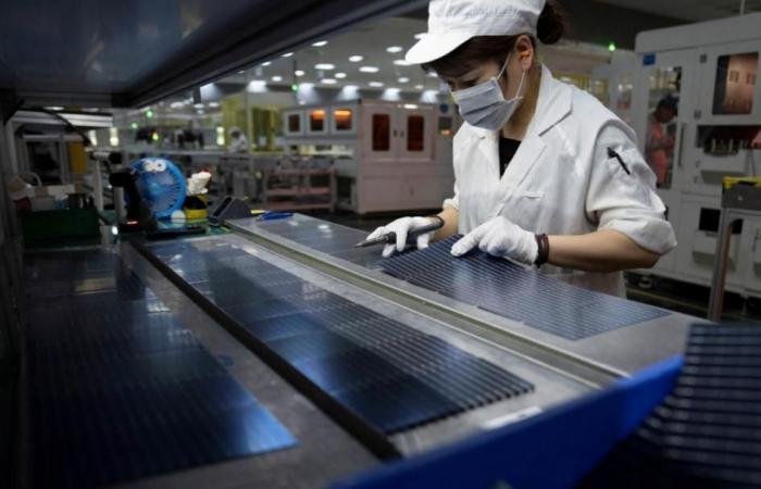 إنتاج المصانع والاستهلاك في الصين يتجاوز التوقعات مطلع 2026