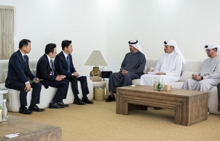 الامارات الان | محمد بن زايد يبحث مع مبعوث الرئيس الكوري التطورات في المنطقة وتداعياتها الخطرة | عيون الجزيرة الامارات
