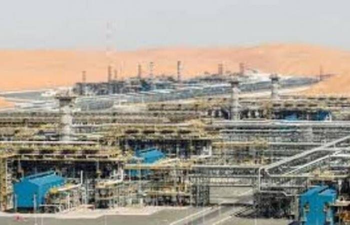 هجمات على حقل الشاه والفجيرة توقف تصدير نفط الإمارات