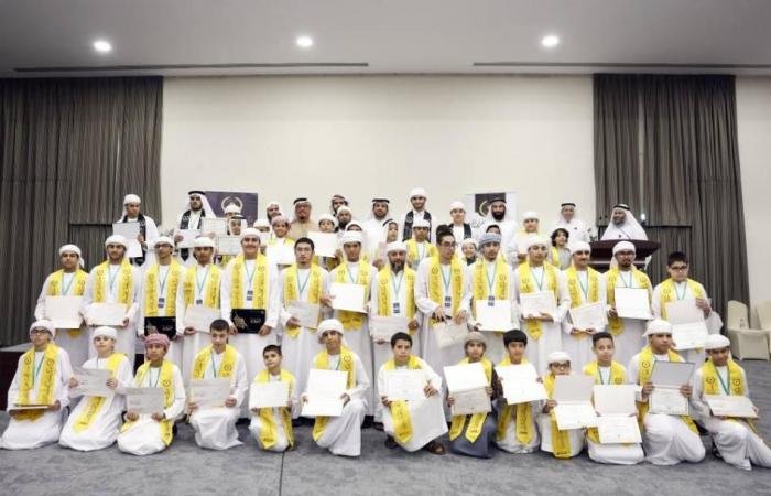 الامارات الان | ضاحي خلفان يُكرّم نخبة حفظة القرآن في احتفالية رمضانية متميزة بدار البر | عيون الجزيرة الامارات