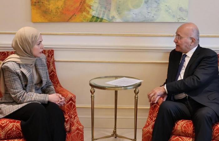 أخبار قطر | المندوب الدائم لدولة قطر لدى الأمم المتحدة تجتمع مع المفوض السامي للأمم المتحدة لشؤون اللاجئين | عيون الجزيرة قطر