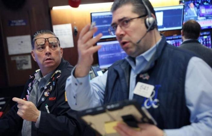 الأسهم العالمية تتعافى قليلاً.. وتترقب قرارات الفائدة