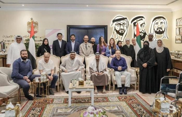 الامارات الان | جمال السويدي يكرم محسناً أسهم في علاج مرضى السرطان المحتاجين | عيون الجزيرة الامارات