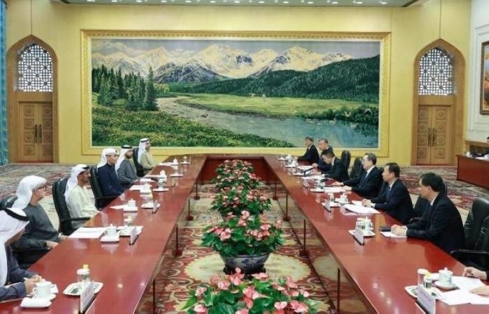 الامارات الان | محمد بن زايد يبعث رسالة خطية إلى الرئيس الصيني | عيون الجزيرة الامارات