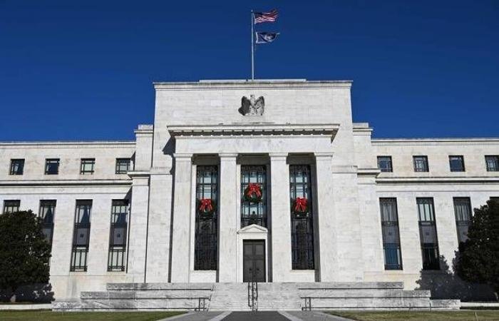 التشدد النقدي يسيطر على البنوك المركزية العالمية بسبب حرب إيران