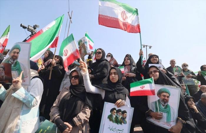 منافسة بين دهقان وجليلي لخلافة لاريجاني | عيون الجزيرة