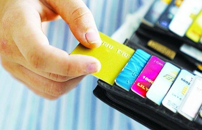 10 نصائح للاستفادة من مكافآت بطاقاتك الائتمانية