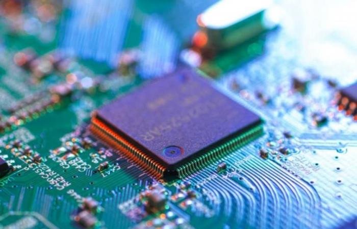 تعطل شحن الرقائق.. كُلف أعلى وتأخيرات في أوروبا