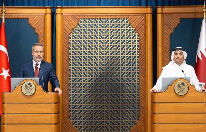 أخبار قطر | رئيس الوزراء: الاعتداءات الإيرانية على قطر تصعيد خطير وانتهاك مرفوض وتهدد استقرار المنطقة | عيون الجزيرة قطر