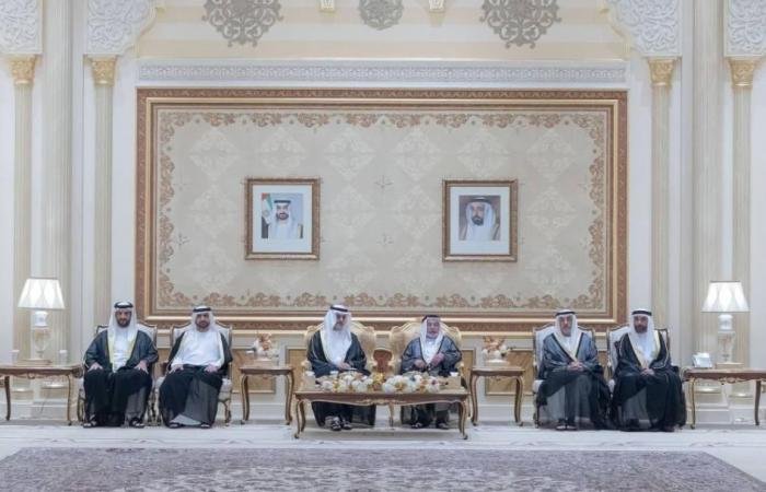 الامارات الان | حاكم الشارقة يستقبل المهنئين بعيد الفطر السعيد | عيون الجزيرة الامارات