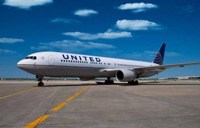 «يونايتد إيرلاينز» تعتزم خفض 5% من رحلاتها المجدولة