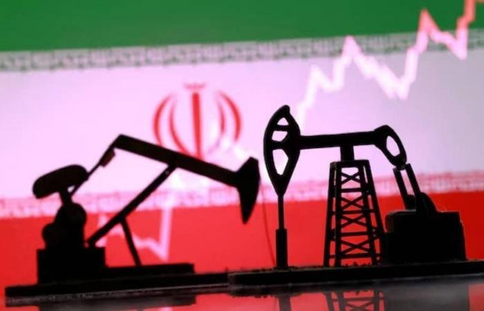 الولايات المتحدة ترفع العقوبات عن النفط الإيراني لـ30 يوماً