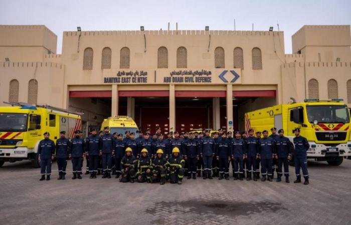 الامارات الان | مدير هيئة أبوظبي للدفاع المدني يتبادل تهاني العيد مع المنتسبين | عيون الجزيرة الامارات