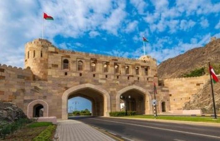 أخبار سلطنة عمان | وصول دفعة من المواطنين إلى أرض الوطن قادمين من إيران | عيون الجزيرة الاخبارية عمان